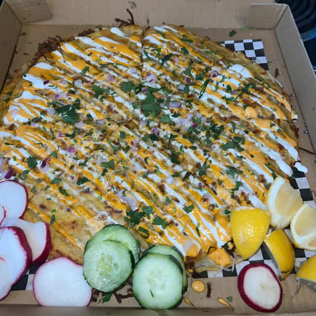 Pizza Birria La Gloria.